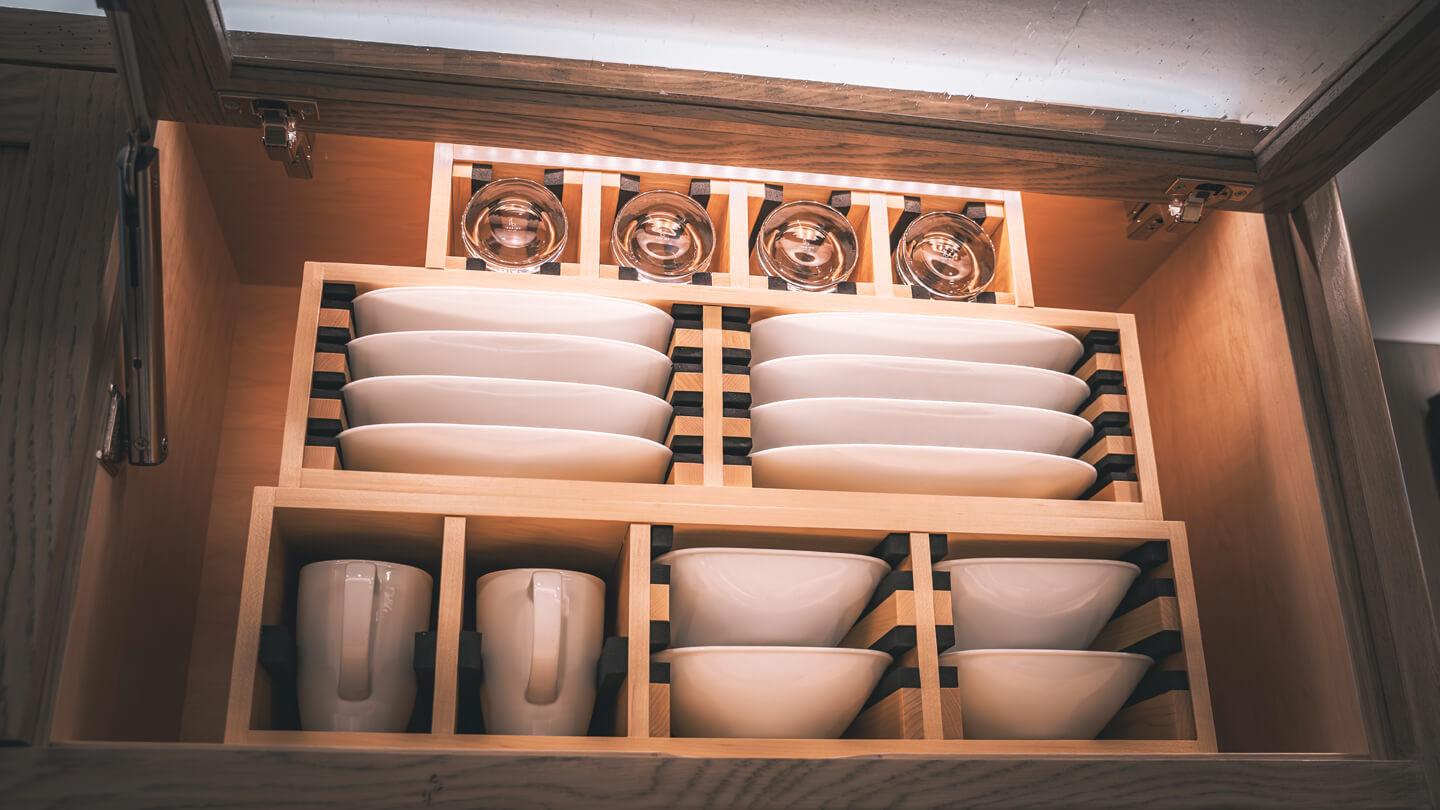 Kitchen cabinet